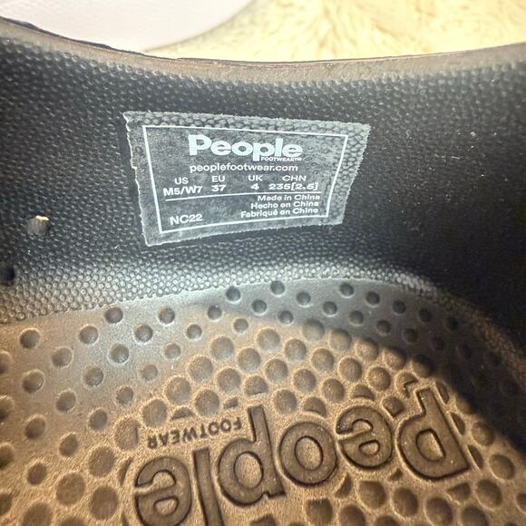 NEW People ACE Rubber Sneakers Slip On Water Shoes Black M 5 W 7 Perforated - Picture 4 of 9